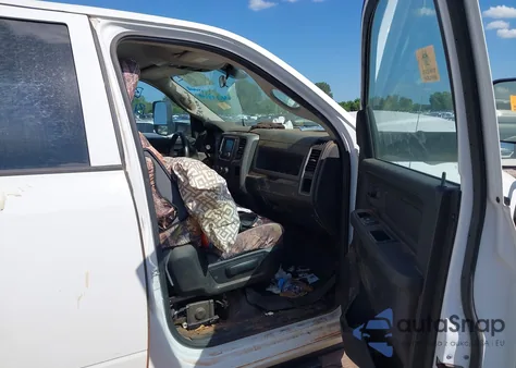 2018 Ram 2500 Tradesman 4X4 6'4 Box z USA, uszkodzony, nr VIN 3C6UR5CL4JG191534